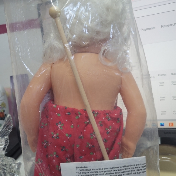 Vintage mistletoe 15" Santa kit crochet. - Picture 6 of 7